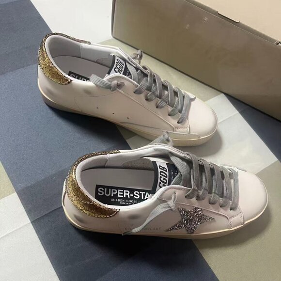 Golden Goose Sneakers White Sneakers - Picture 6 of 8